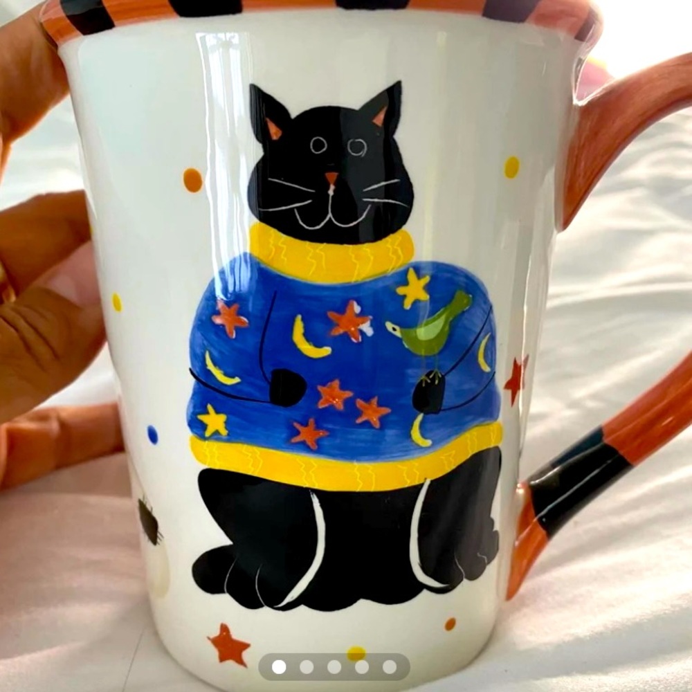 Ceramic Halloween cat mug.